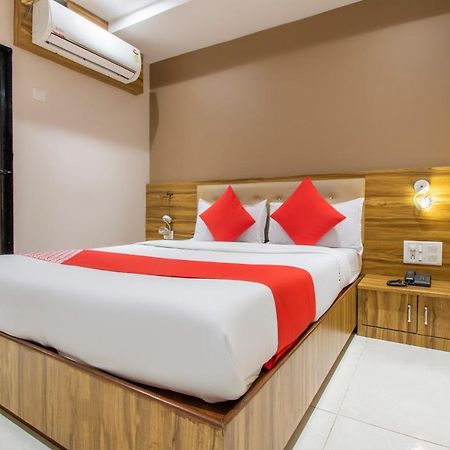 OYO 69377 Hotel Ruby Mumbai  Buitenkant foto