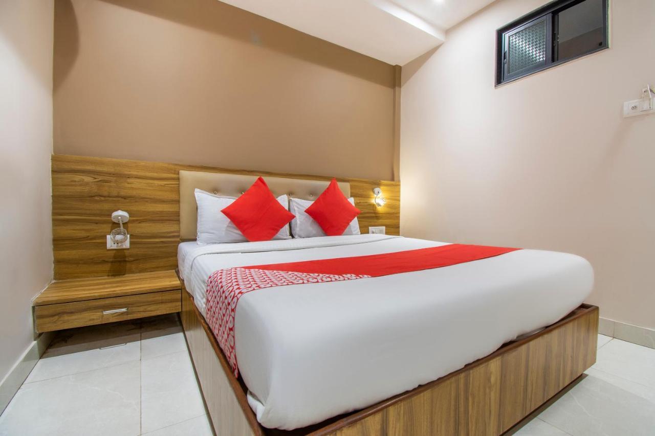 OYO 69377 Hotel Ruby Mumbai  Buitenkant foto