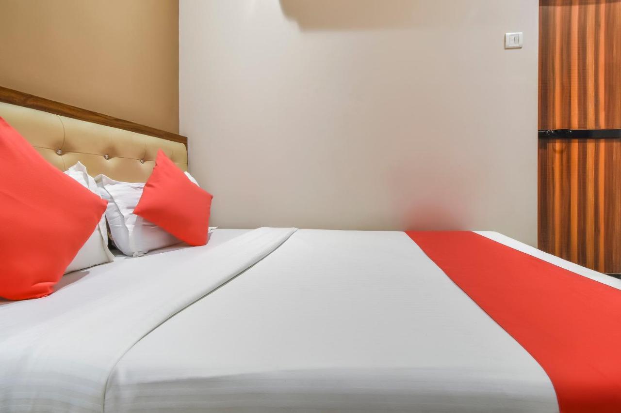 OYO 69377 Hotel Ruby Mumbai  Buitenkant foto