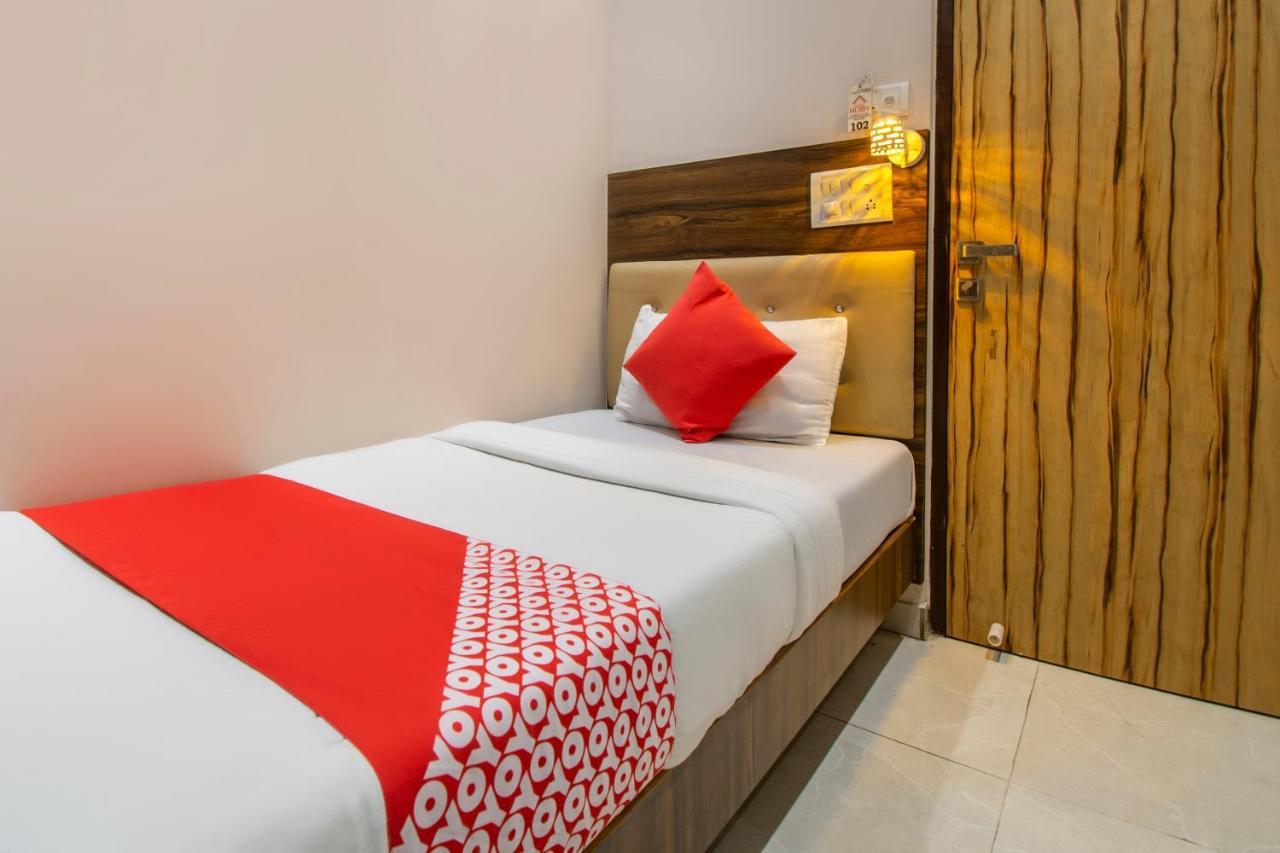OYO 69377 Hotel Ruby Mumbai  Buitenkant foto